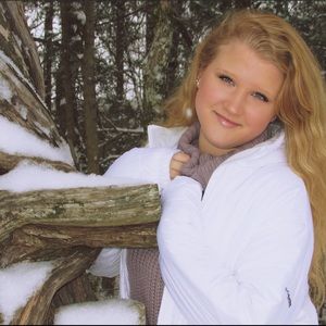 Meet your Posher, Abby